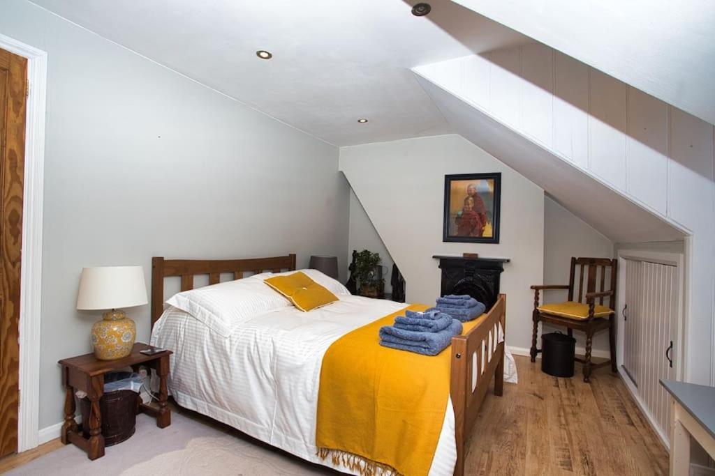Restful And Cosy 4 Bed Home Minutes From The Beach Sandgate Eksteriør billede