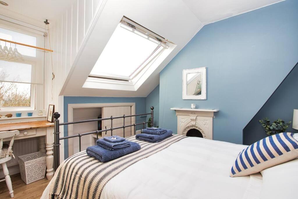 Restful And Cosy 4 Bed Home Minutes From The Beach Sandgate Eksteriør billede