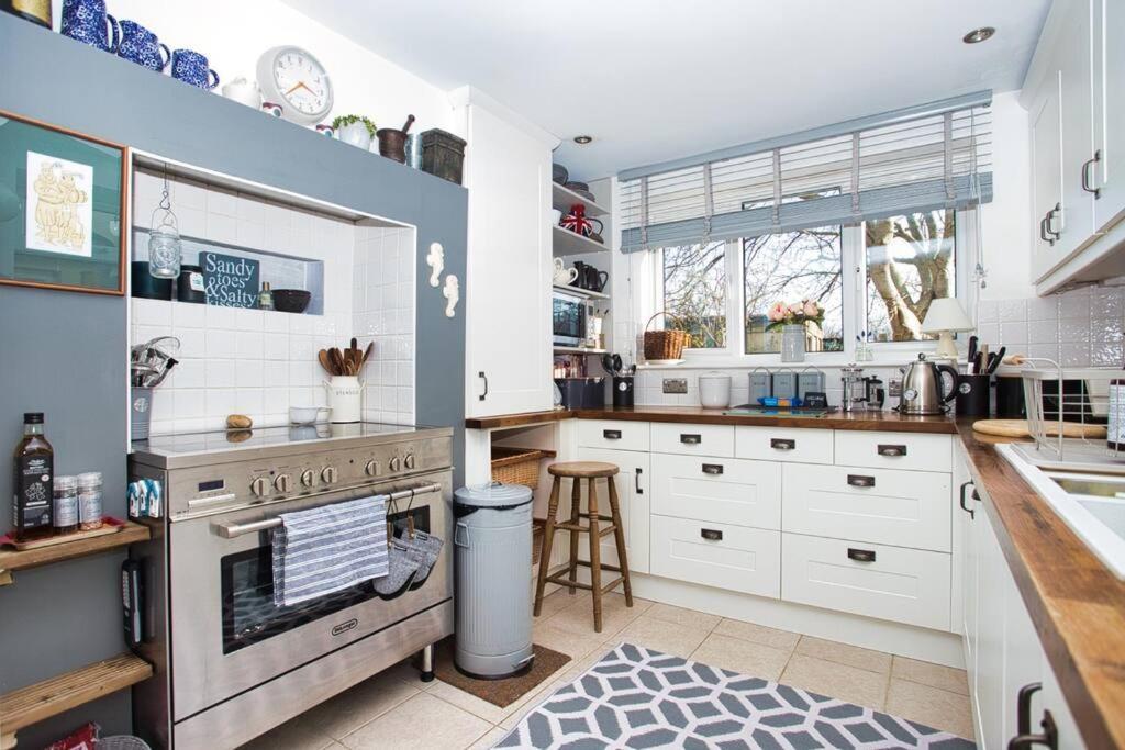 Restful And Cosy 4 Bed Home Minutes From The Beach Sandgate Eksteriør billede